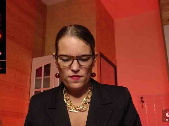 Findom_Lady_Shine webcam