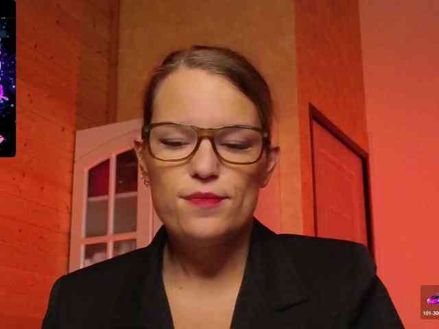 Findom_Lady_Shine webcam