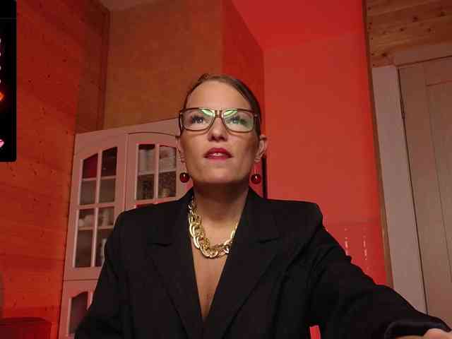 Findom_Lady_Shine webcam