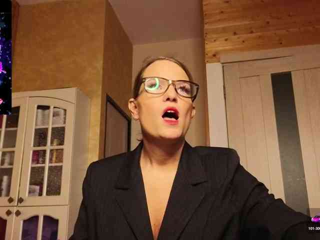 Findom_Lady_Shine webcam