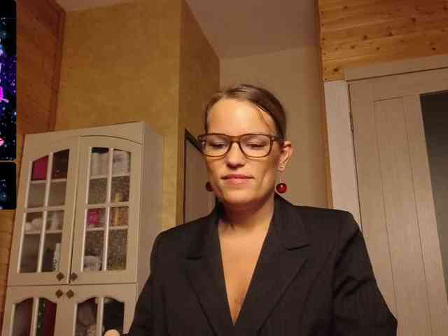 Findom_Lady_Shine webcam
