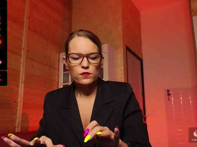 Findom_Lady_Shine webcam