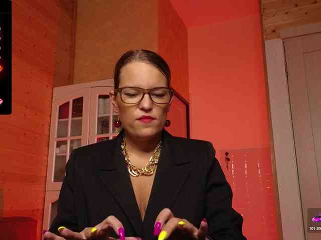 Findom_Lady_Shine webcam