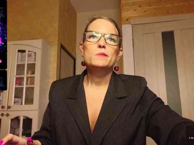 Findom_Lady_Shine webcam