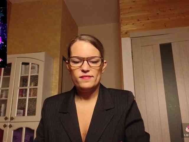 Findom_Lady_Shine webcam