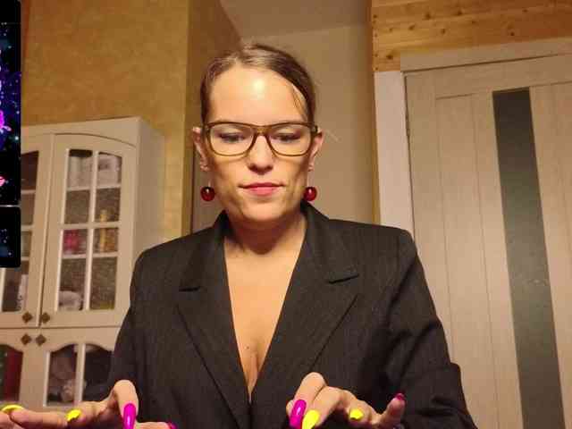 Findom_Lady_Shine webcam