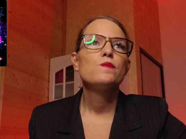 Findom_Lady_Shine webcam