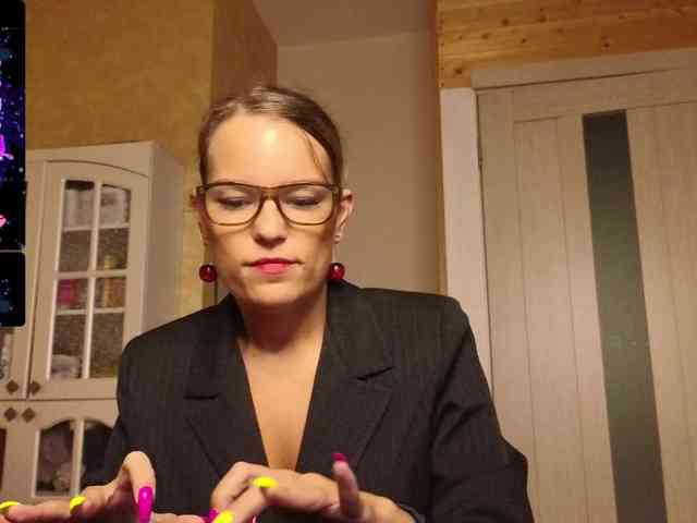 Findom_Lady_Shine webcam