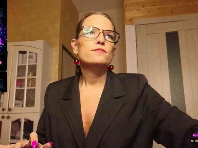 Findom_Lady_Shine webcam