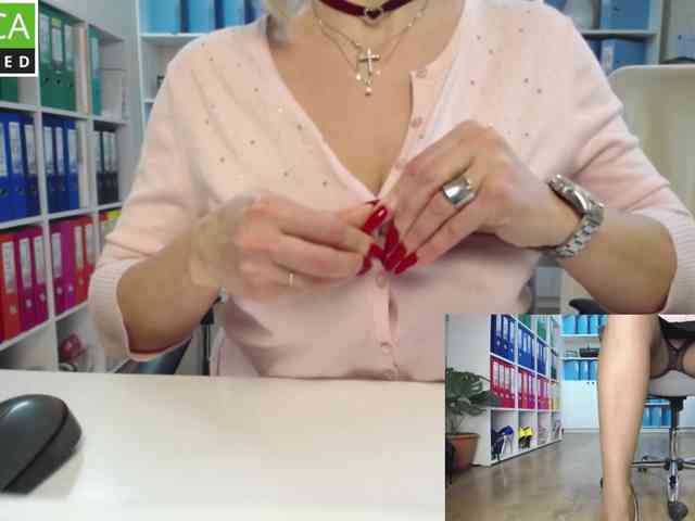 passionate_blonde webcam