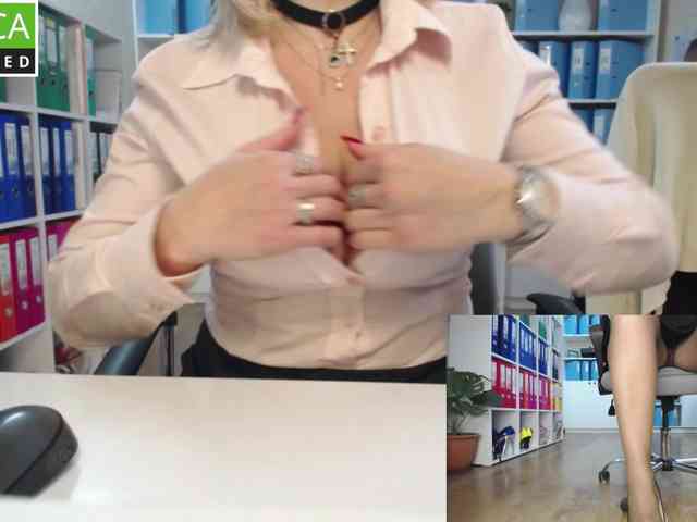 passionate_blonde webcam