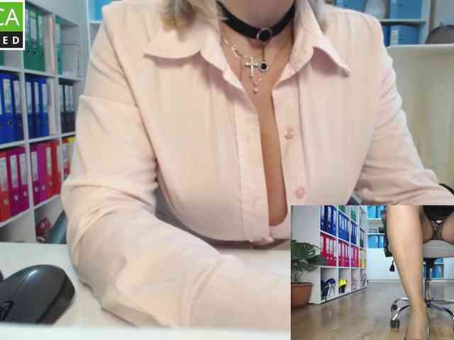 passionate_blonde webcam