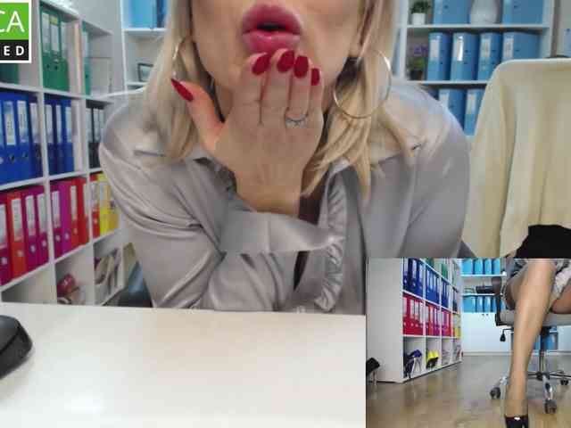 passionate_blonde webcam