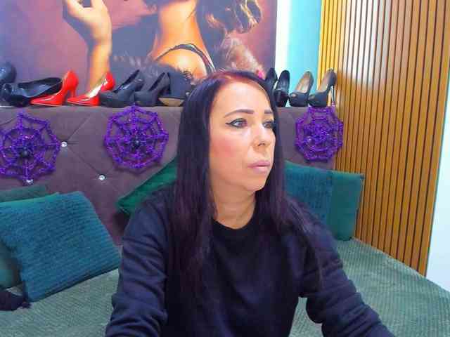 LauraSinFull webcam