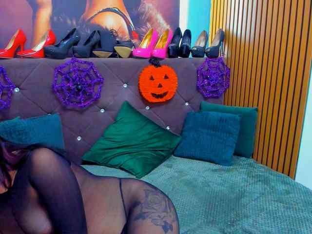LauraSinFull webcam