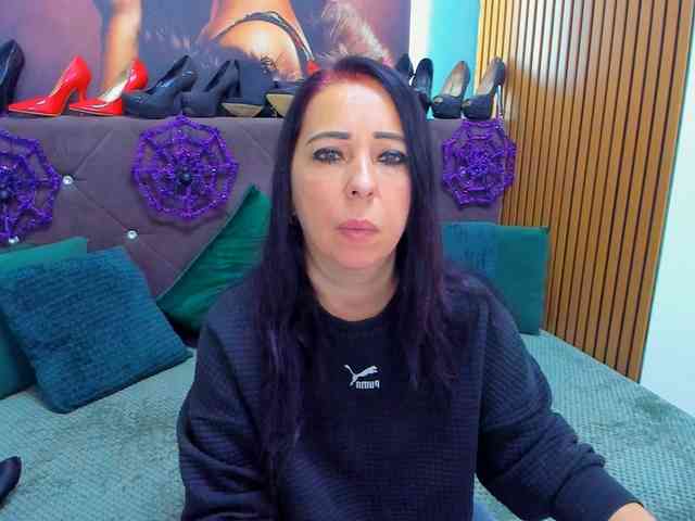 LauraSinFull webcam