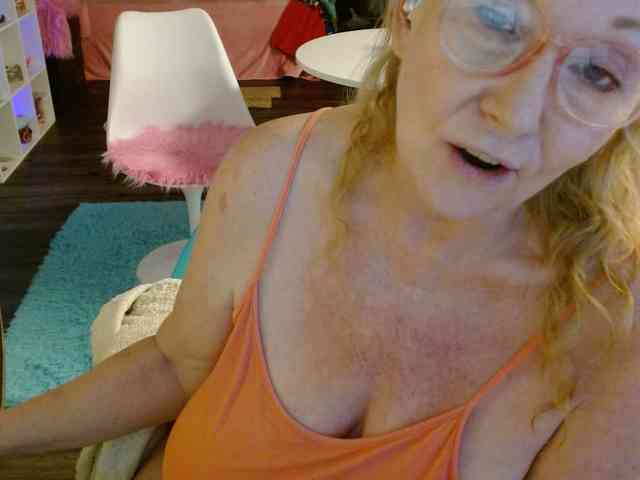 Kallie-Kiss webcam