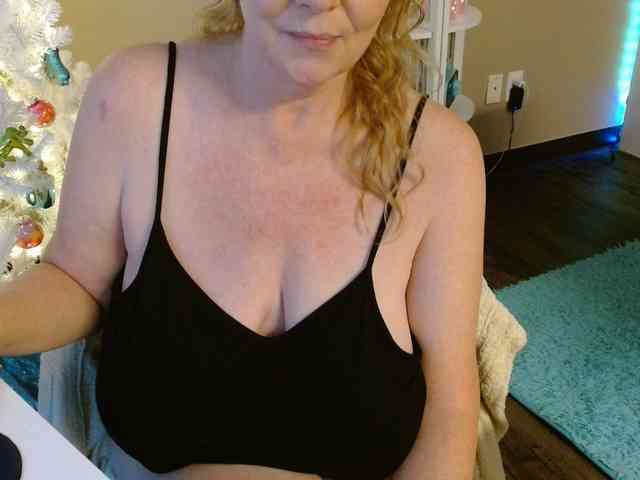 Kallie-Kiss webcam