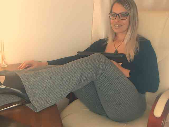 BlondeNicolet webcam