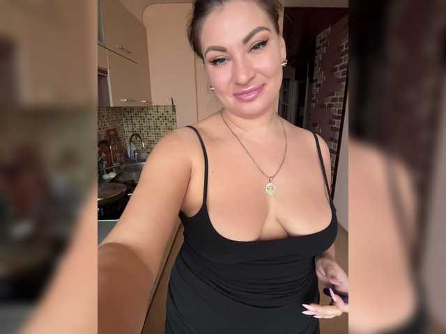 Entrez le videochat erotique avec le
modèle SPOKUSNYTSIA SPOKUSNYTSIA