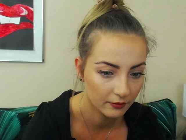 NatalieKiss webcam