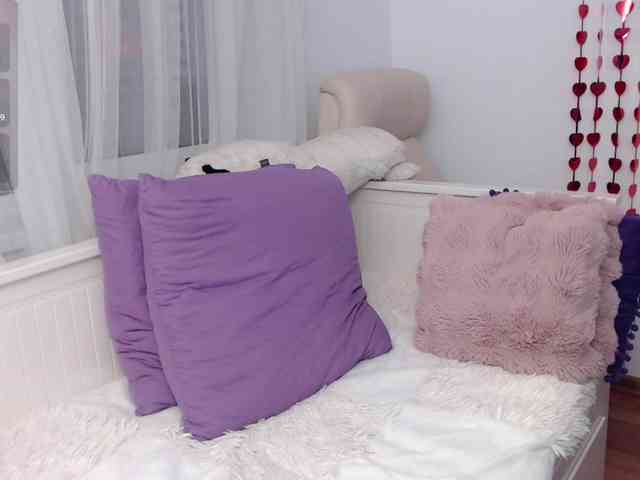 KateLove23 webcam