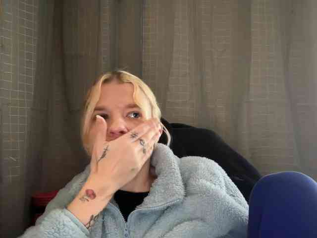 AmericnBarbie webcam