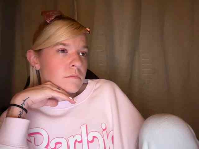 AmericnBarbie webcam