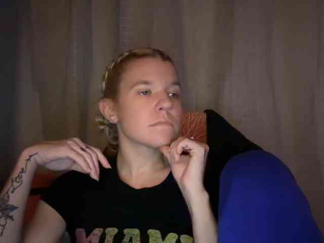 AmericnBarbie webcam