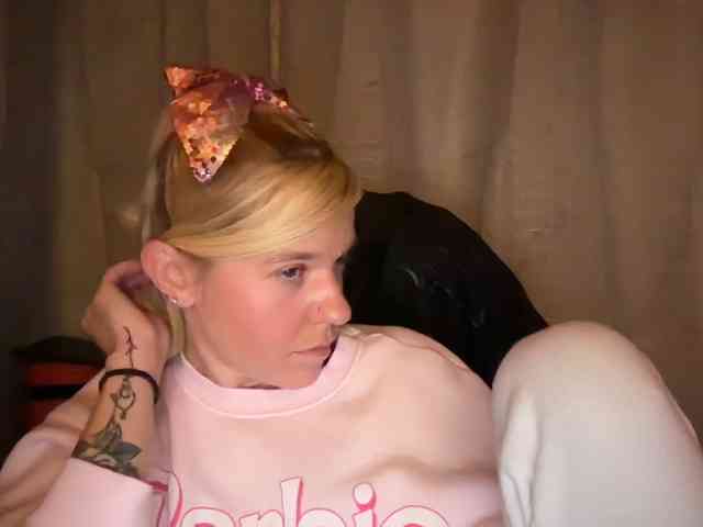 AmericnBarbie webcam