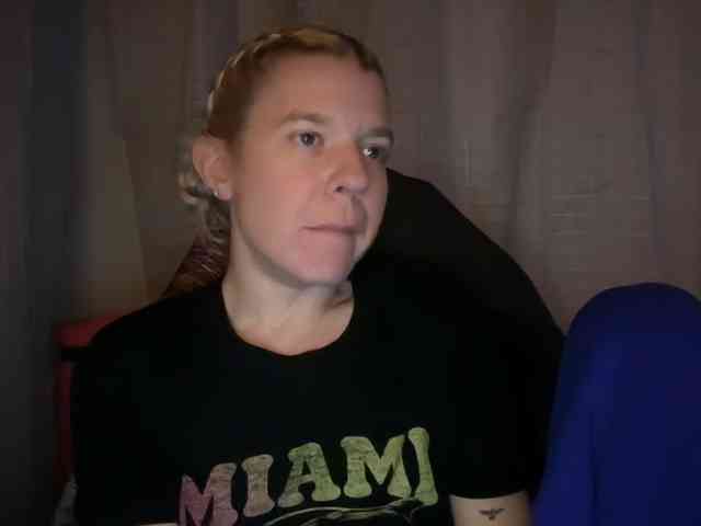 AmericnBarbie webcam