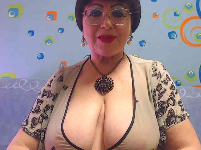 OldKinkyMILF webcam