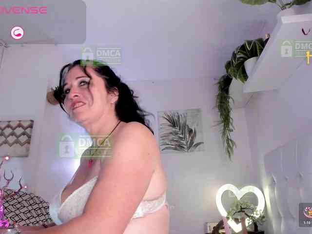 Lady-Hellen webcam