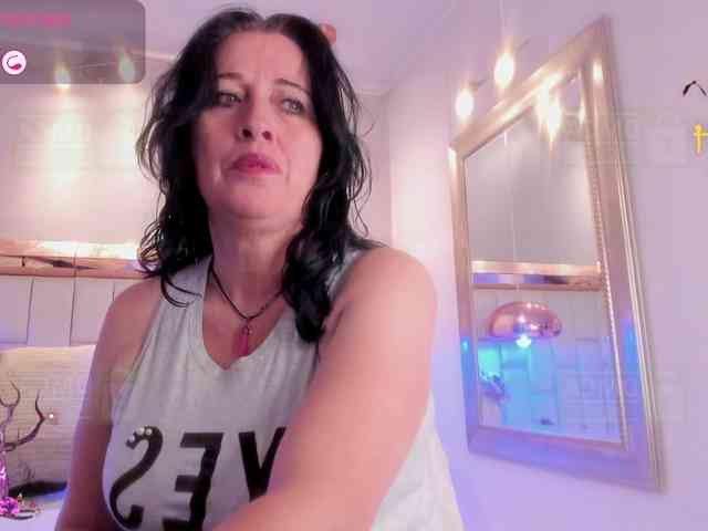 Lady-Hellen webcam