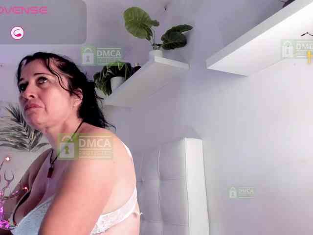 Lady-Hellen webcam