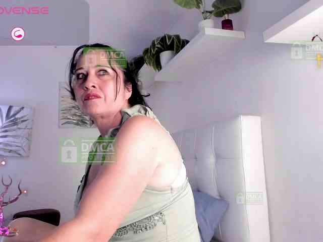 Lady-Hellen webcam