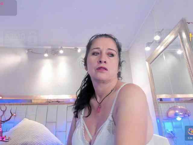 Lady-Hellen webcam