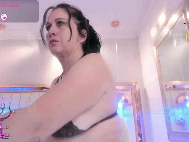 Lady-Hellen webcam