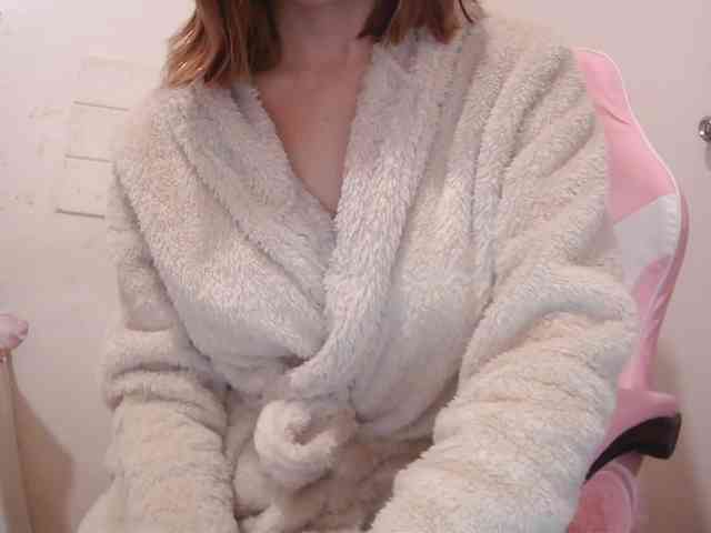 LivesAdrianne webcam