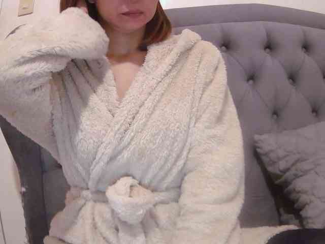 LivesAdrianne webcam