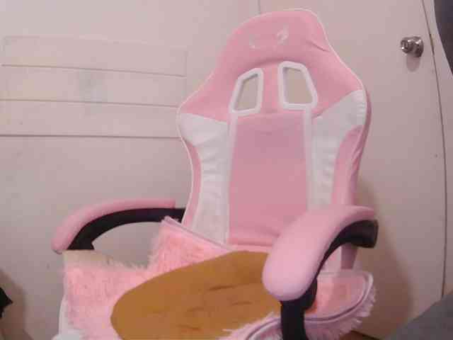 LivesAdrianne webcam