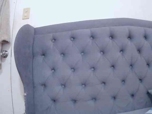 LivesAdrianne webcam
