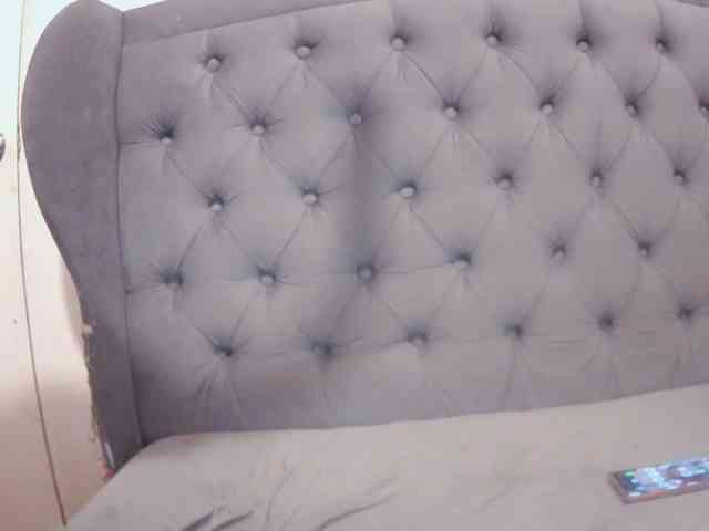 LivesAdrianne webcam