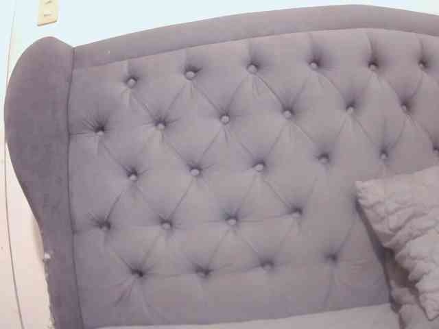 LivesAdrianne webcam