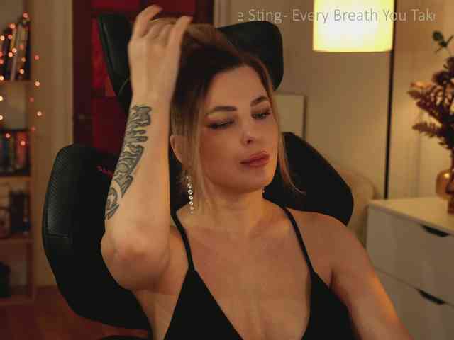 _Lady_M_ webcam