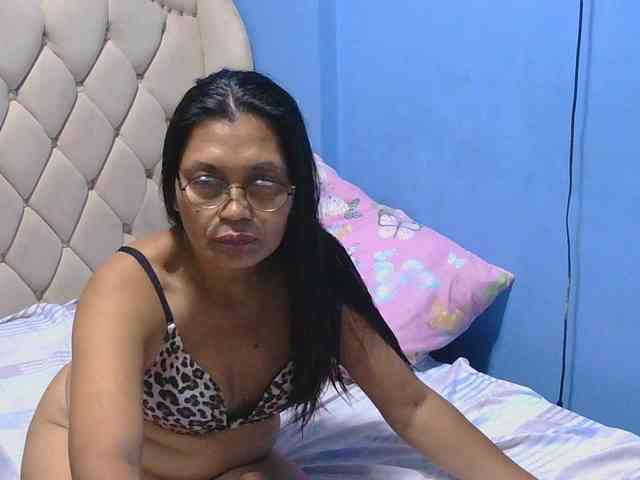 hOtGranny4u webcam