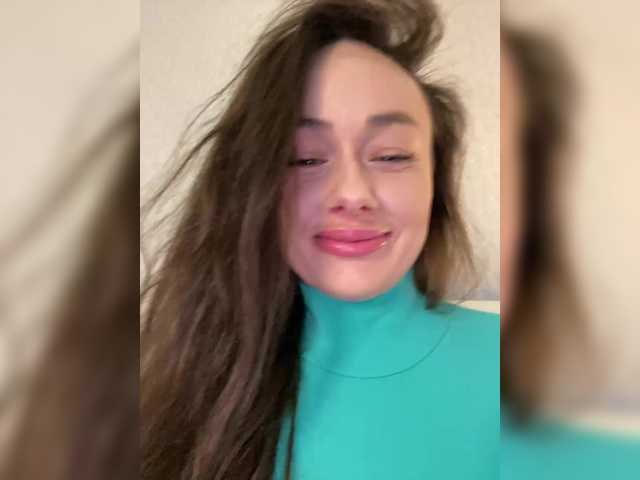 Entra en el chat con el modelo Dikiy_Angel Dikiy_Angel