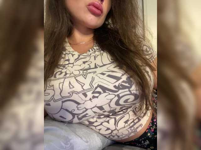 Entra en el chat con el modelo Dikiy_Angel Dikiy_Angel
