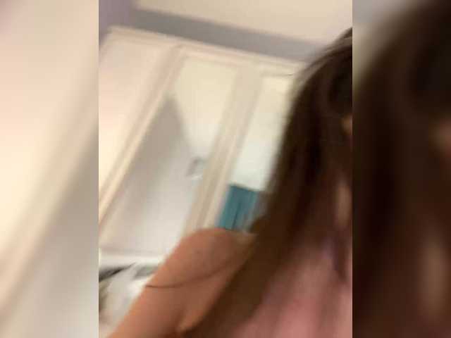 Entra en el chat con el modelo Dikiy_Angel Dikiy_Angel