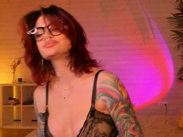 Vai a chattare su virtual_lady virtual_lady